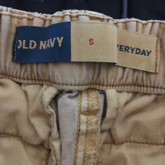 Old navy shorts - Picture 2 of 2